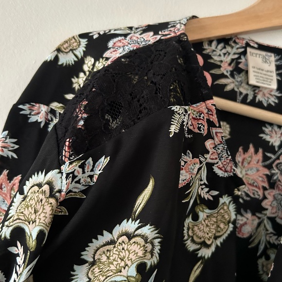 Terra and Sky Blouse / Flow top - Picture 3 of 6